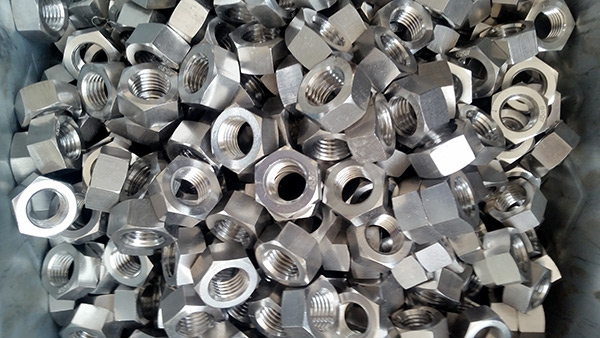 不銹鋼標準件的材料選擇要考慮的因素有哪些？